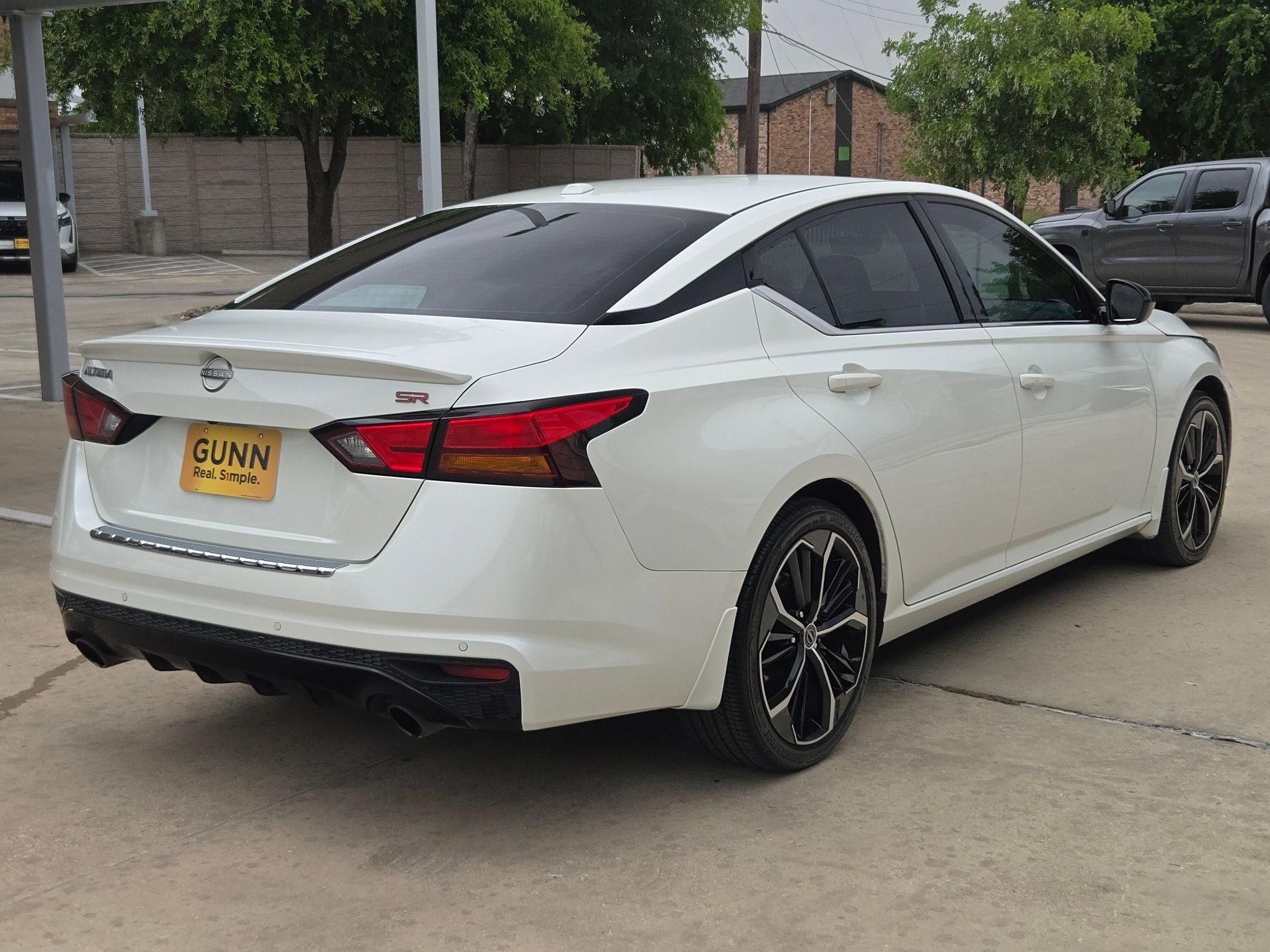 Certified 2023 Nissan Altima 2.5 SR w/ SR Premium Package FWD image 3