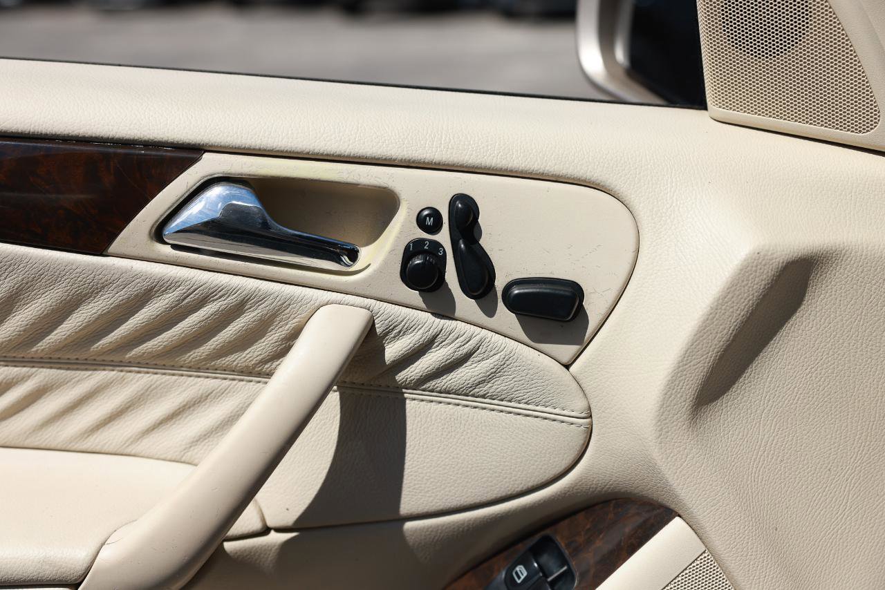 Used 2005 Mercedes-Benz C 320 C320 4DR SEDAN w/ Sunroof Pkg image 39