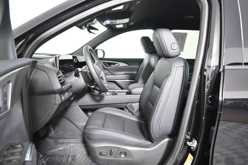 Used 2026 Chevrolet Traverse LT w/ Midnight/Sport Edition AWD/4WD image 21