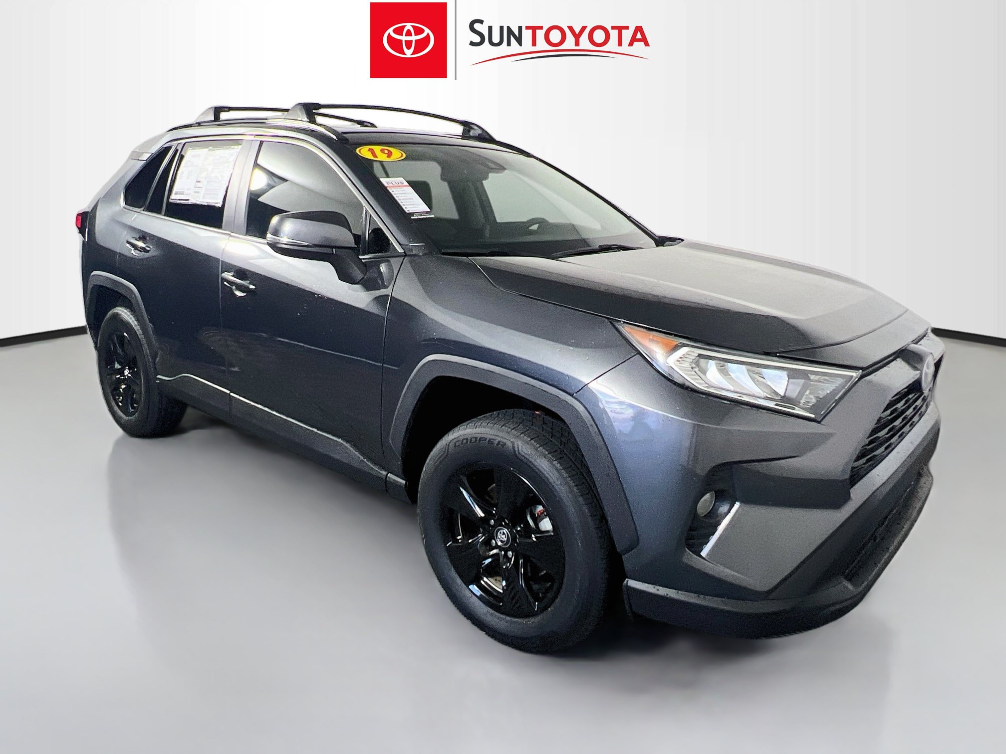 Used 2019 Toyota RAV4 XLE w/ Convenience Package FWD image 1