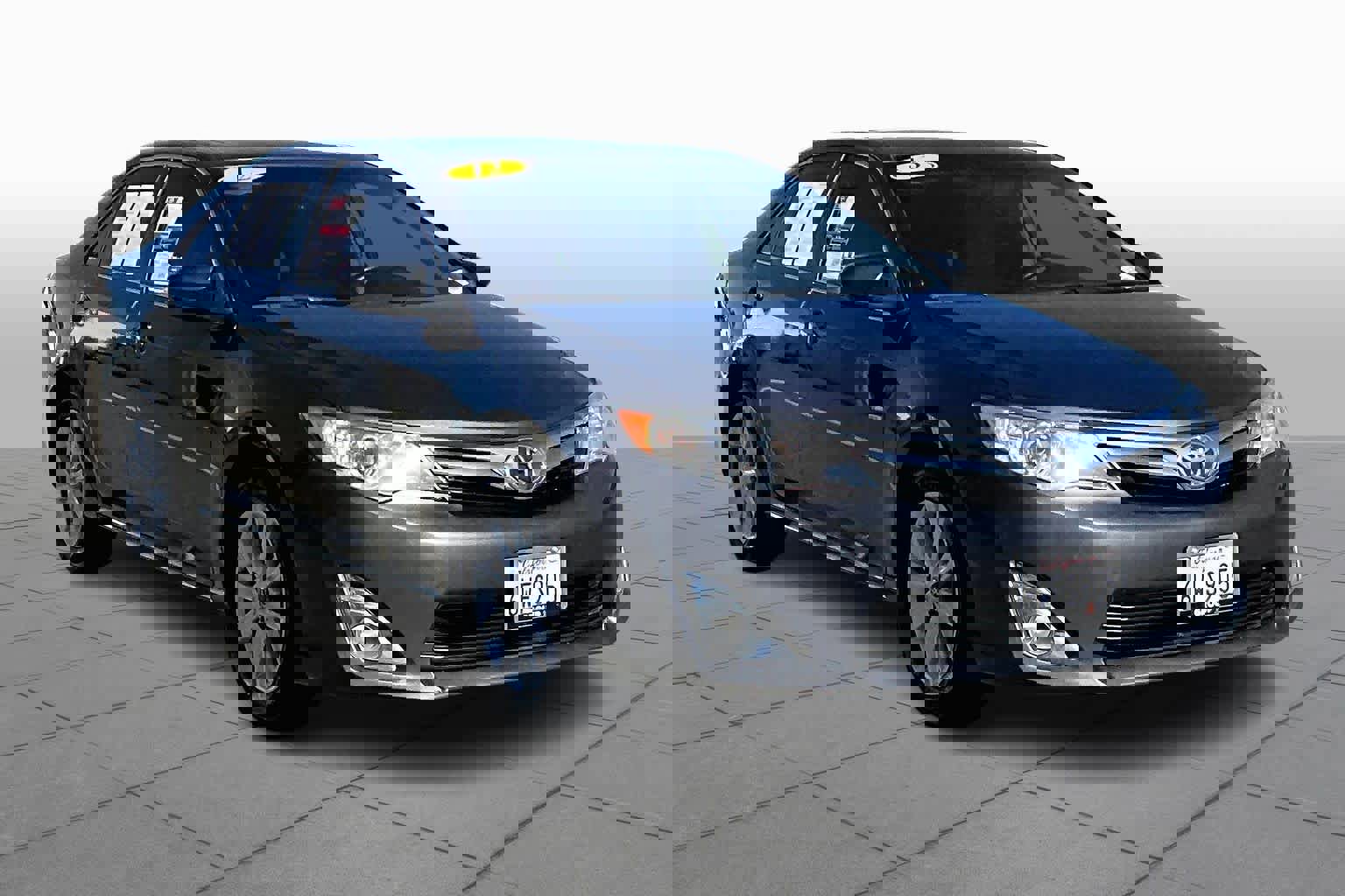 Used 2012 Toyota Camry XLE image 2