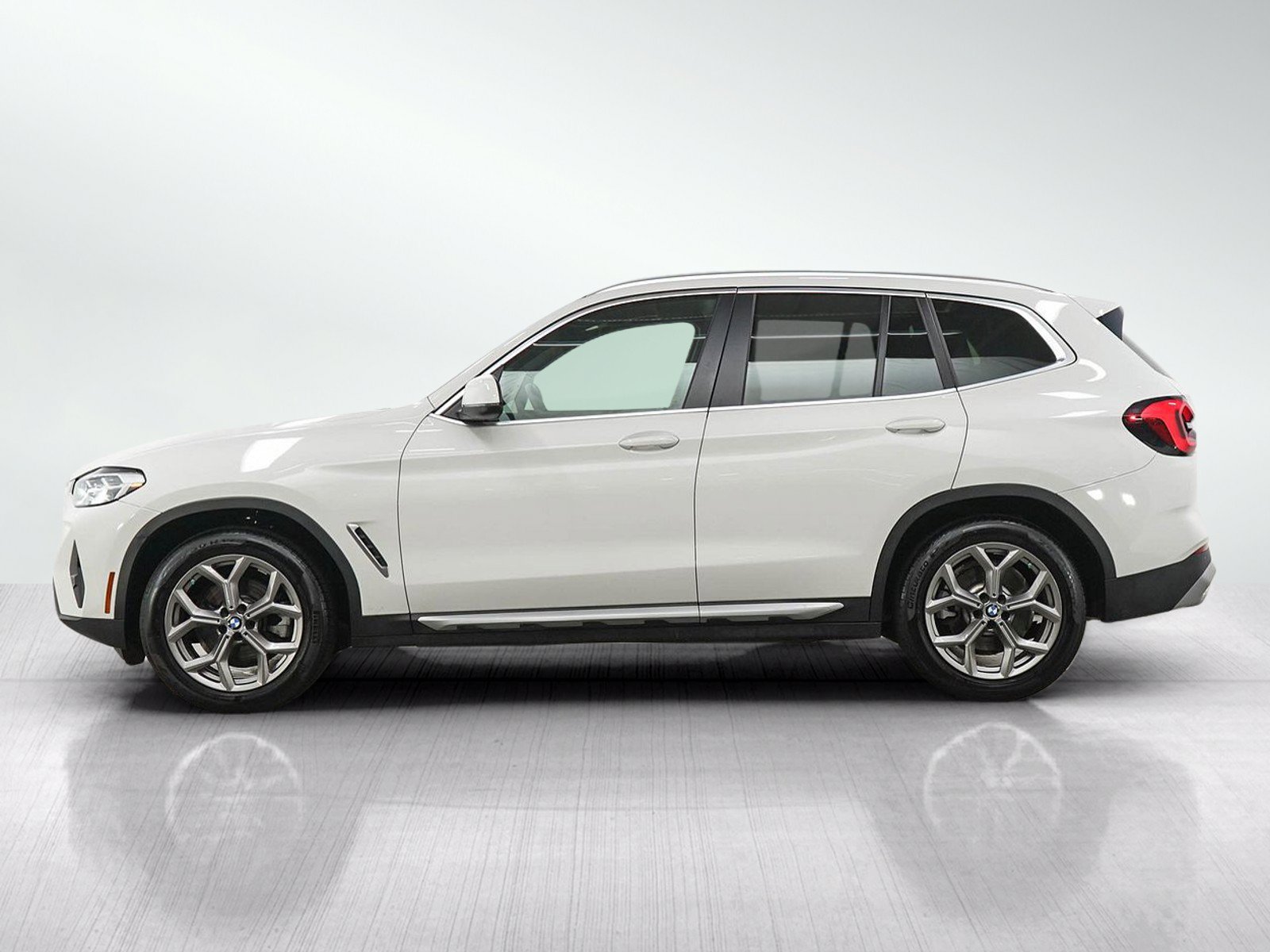 Used 2022 BMW X3 xDrive30i AWD/4WD image 2