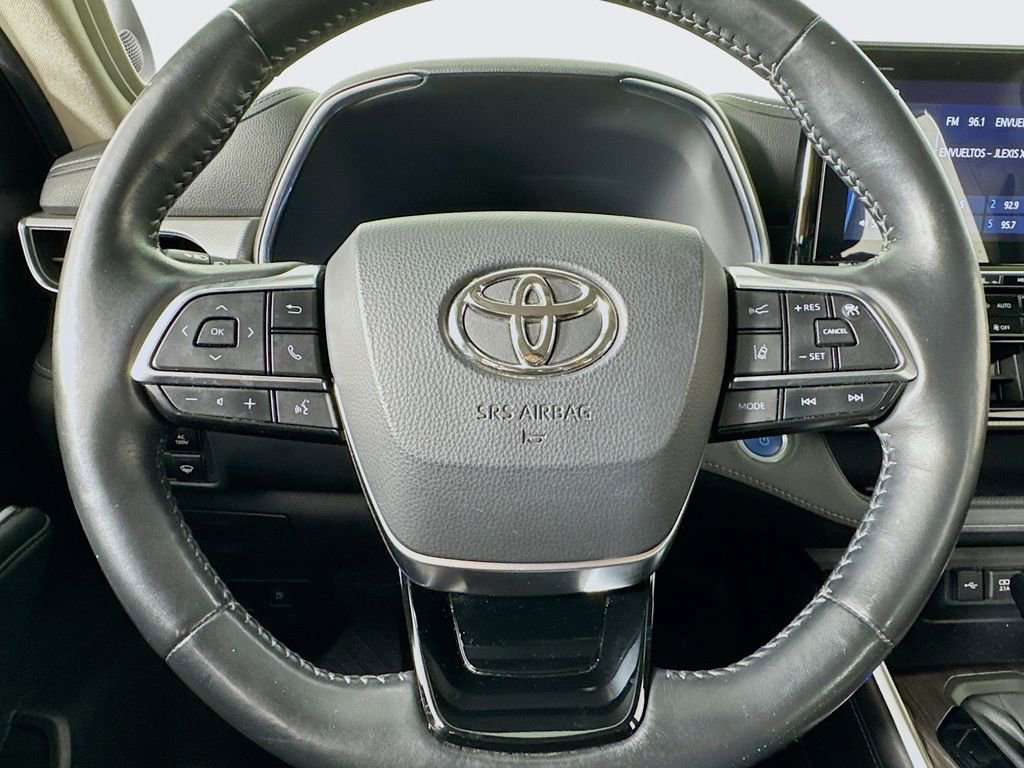 Used 2021 Toyota Highlander Platinum image 44