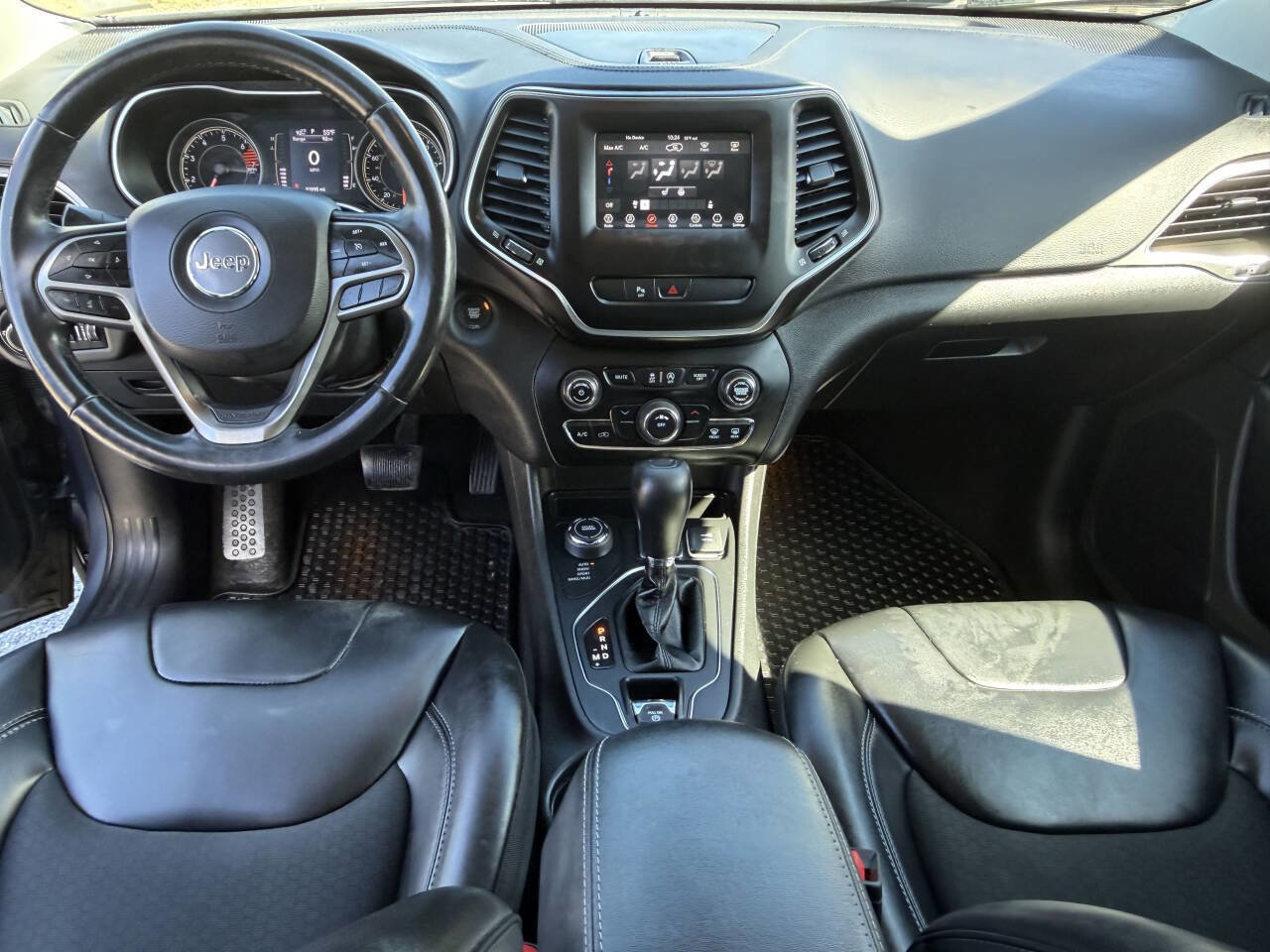 Used 2020 Jeep Cherokee Latitude Plus w/ Cold Weather Group AWD/4WD image 10