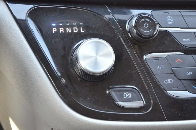 Used 2023 Chrysler Voyager LX image 28