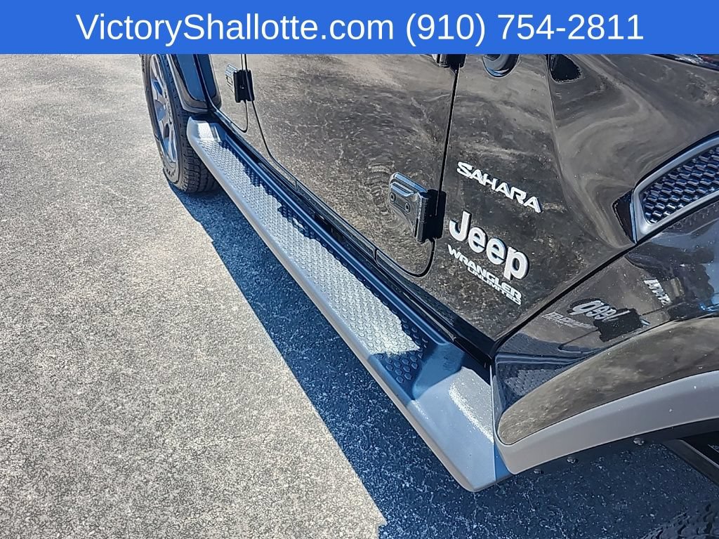 Used 2018 Jeep Wrangler Unlimited Sahara AWD/4WD image 35
