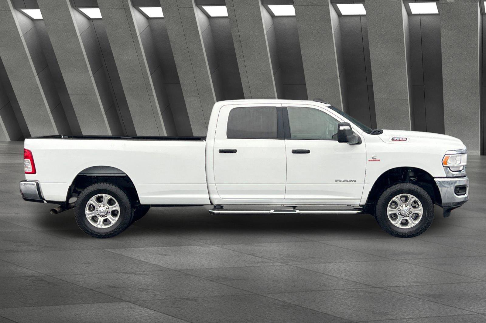 Used 2024 RAM 3500 Big Horn image 3