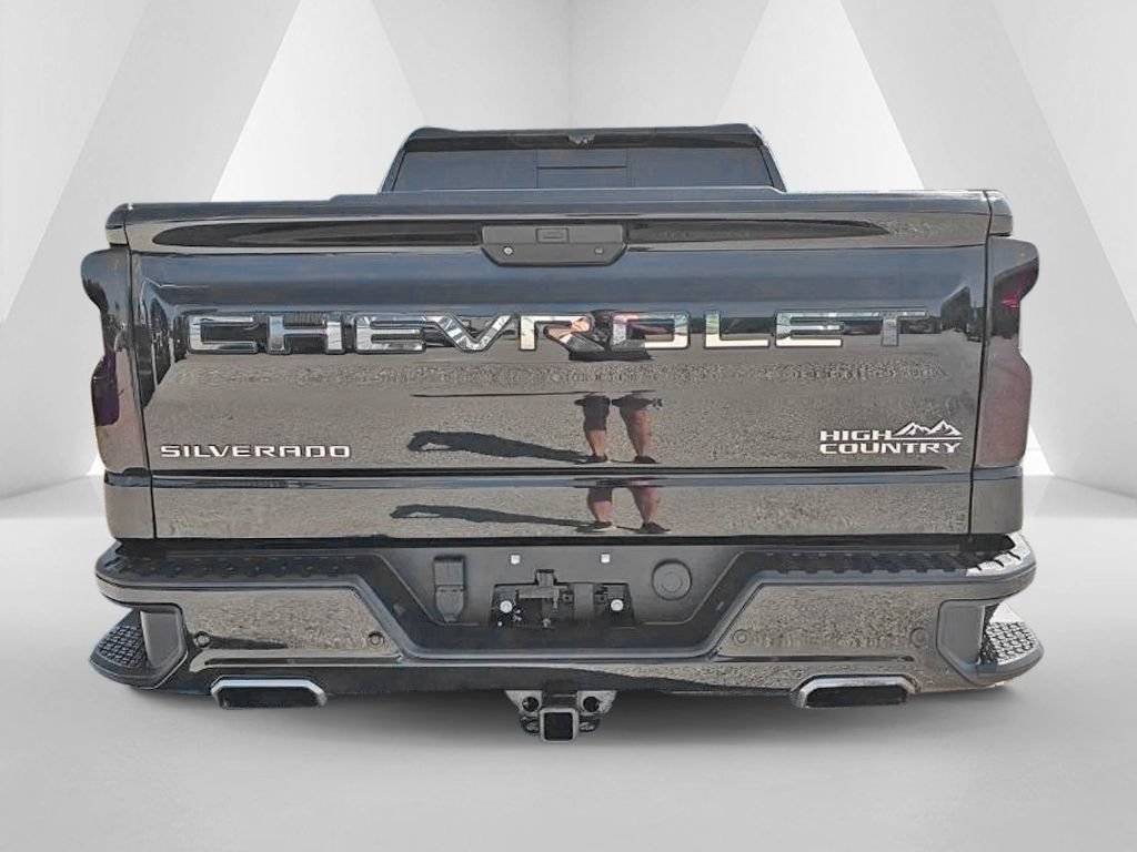 Used 2020 Chevrolet Silverado 1500 High Country w/ Technology Package AWD/4WD image 6