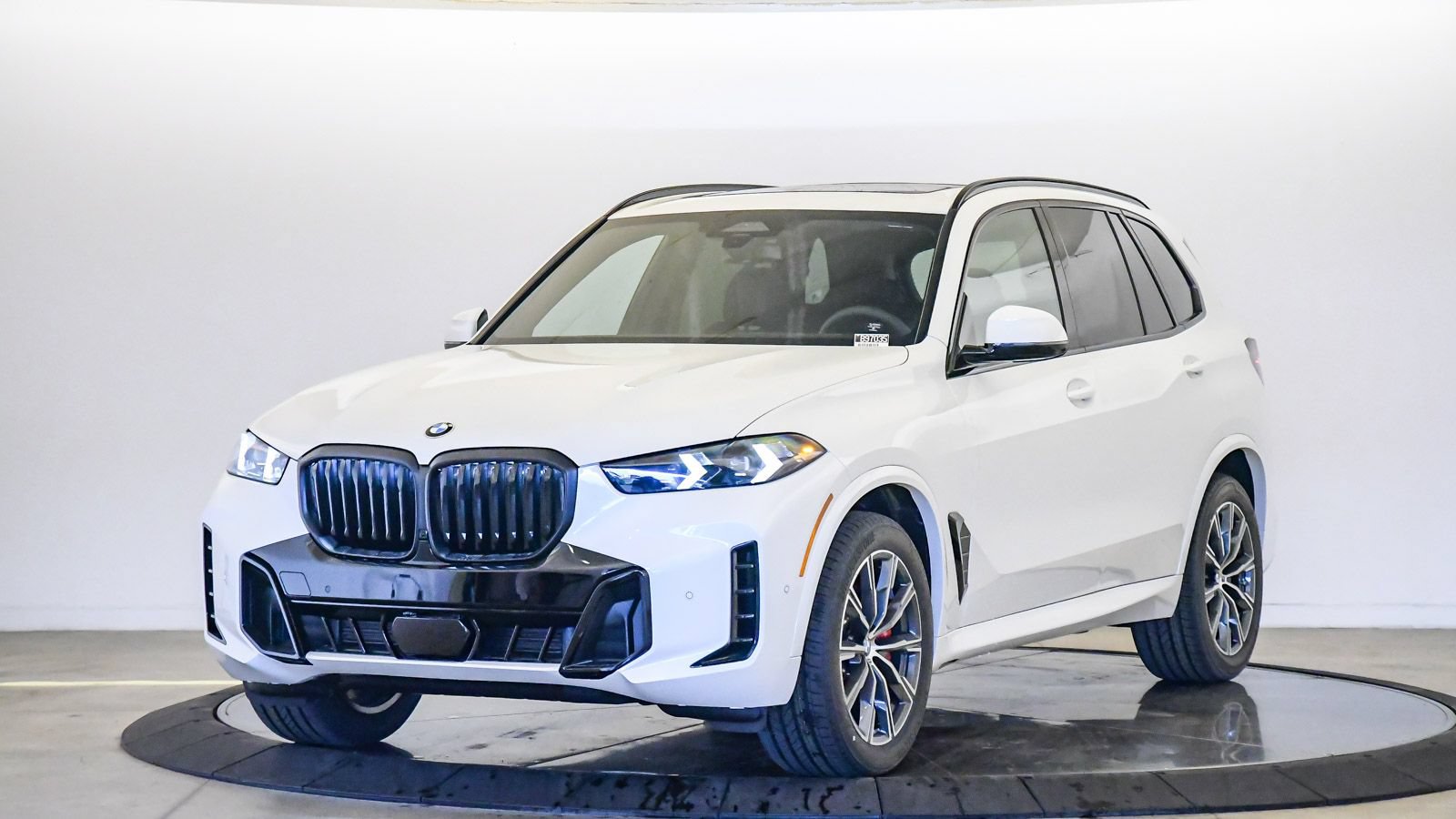 New 2026 BMW X5 xDrive40i w/ M Sport Package AWD/4WD image 1