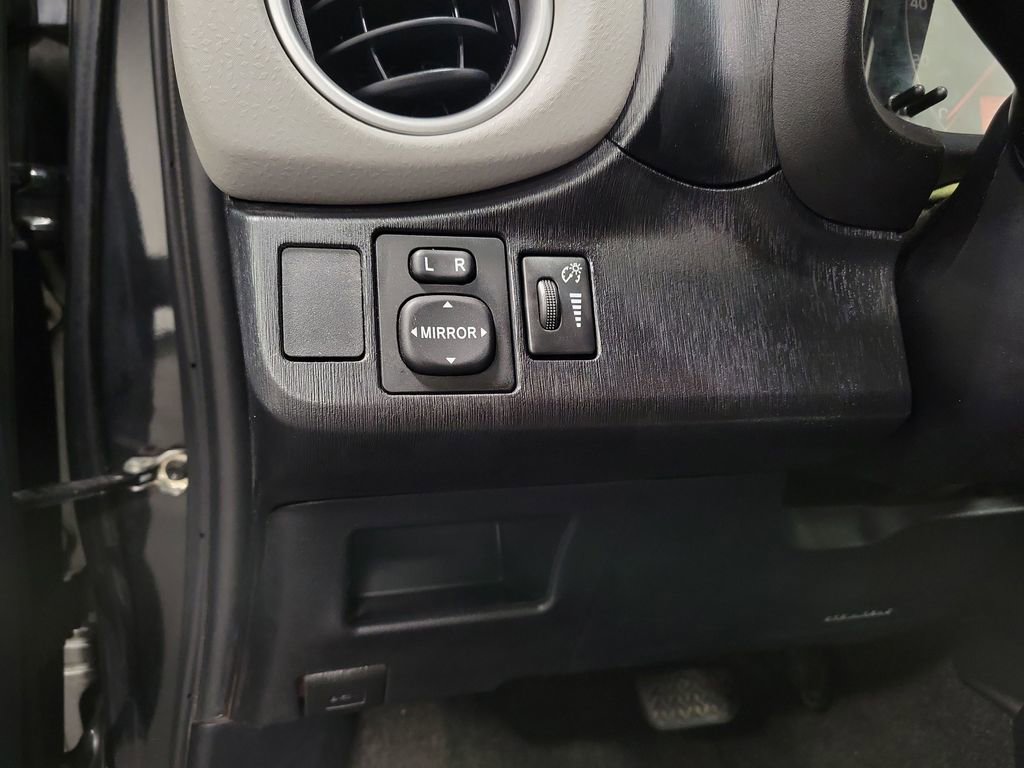 Used 2012 Toyota Yaris LE image 20