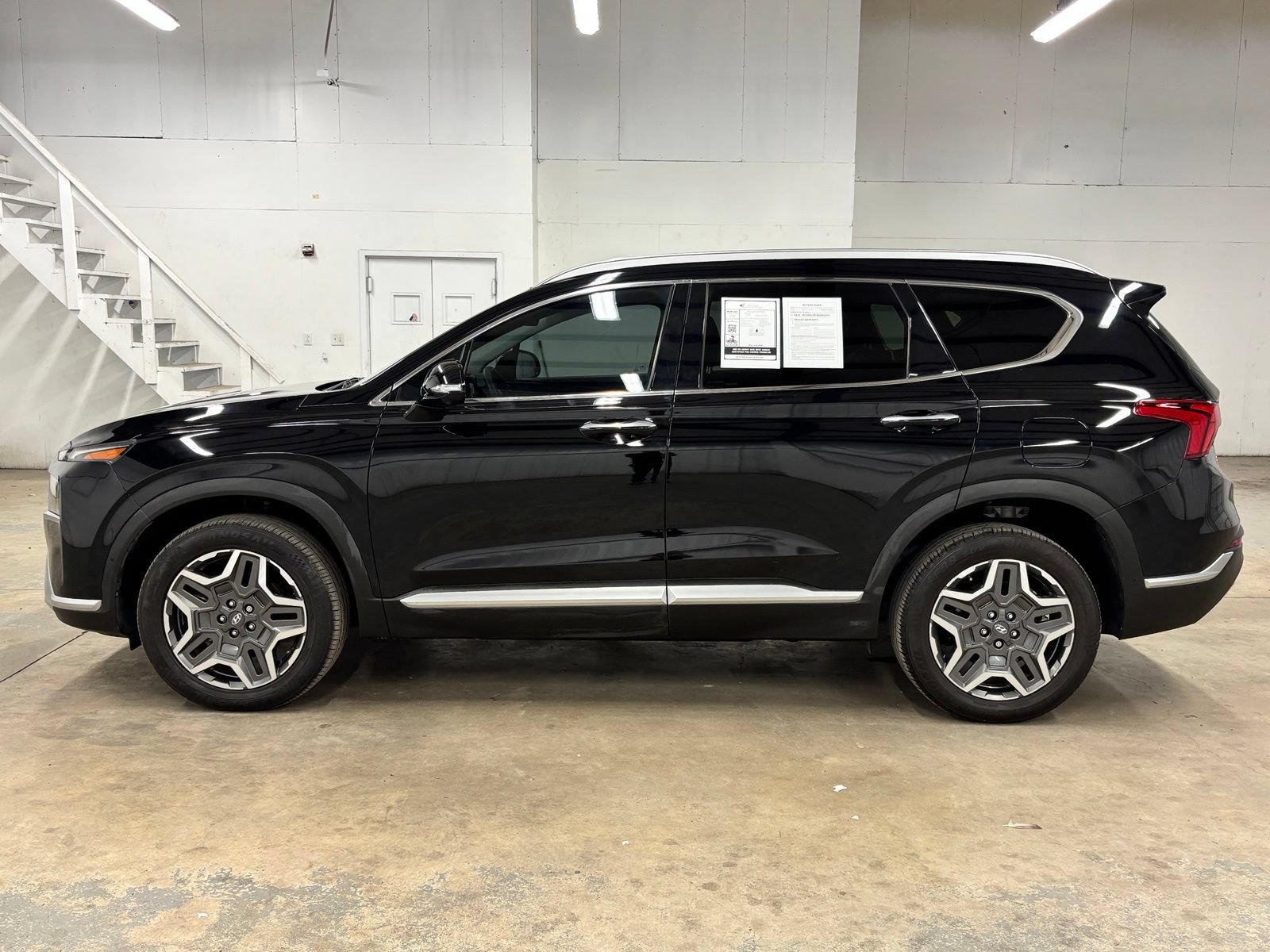Used 2021 Hyundai Santa Fe Limited AWD/4WD image 4
