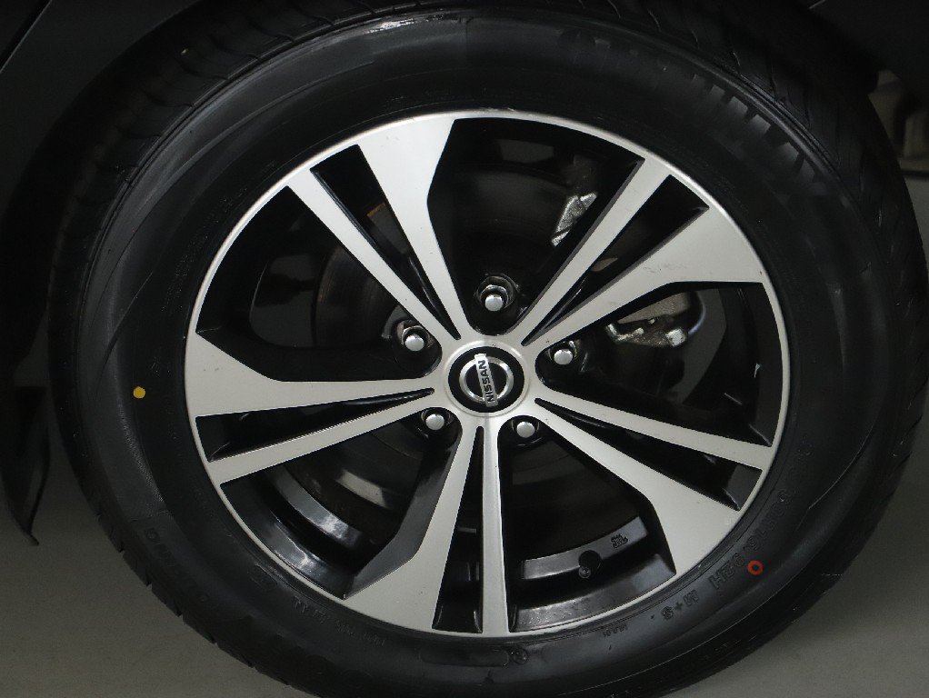 Certified 2023 Nissan Sentra SV FWD image 39