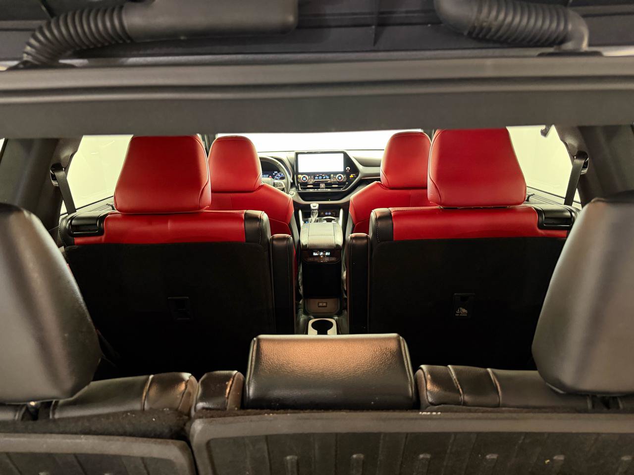 Used 2023 Toyota Highlander XSE FWD image 37