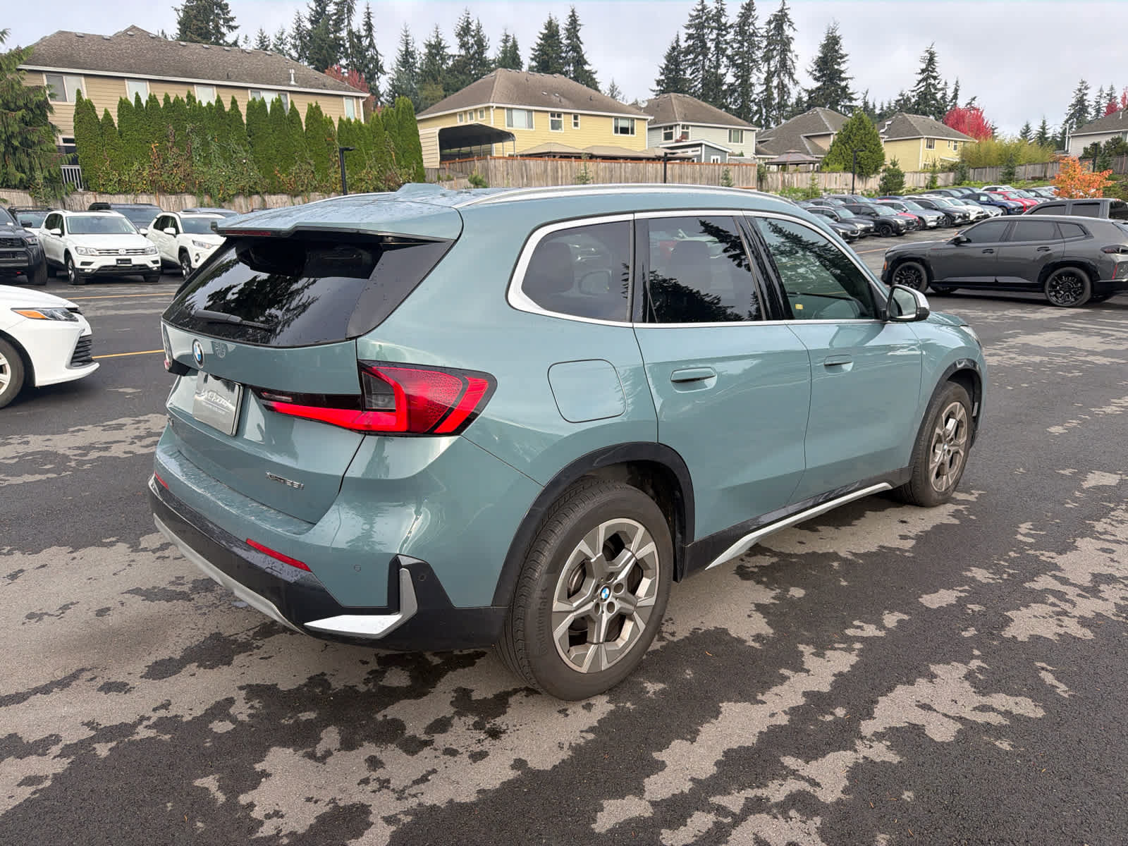Used 2023 BMW X1 xDrive28i w/ Premium Package AWD/4WD image 4