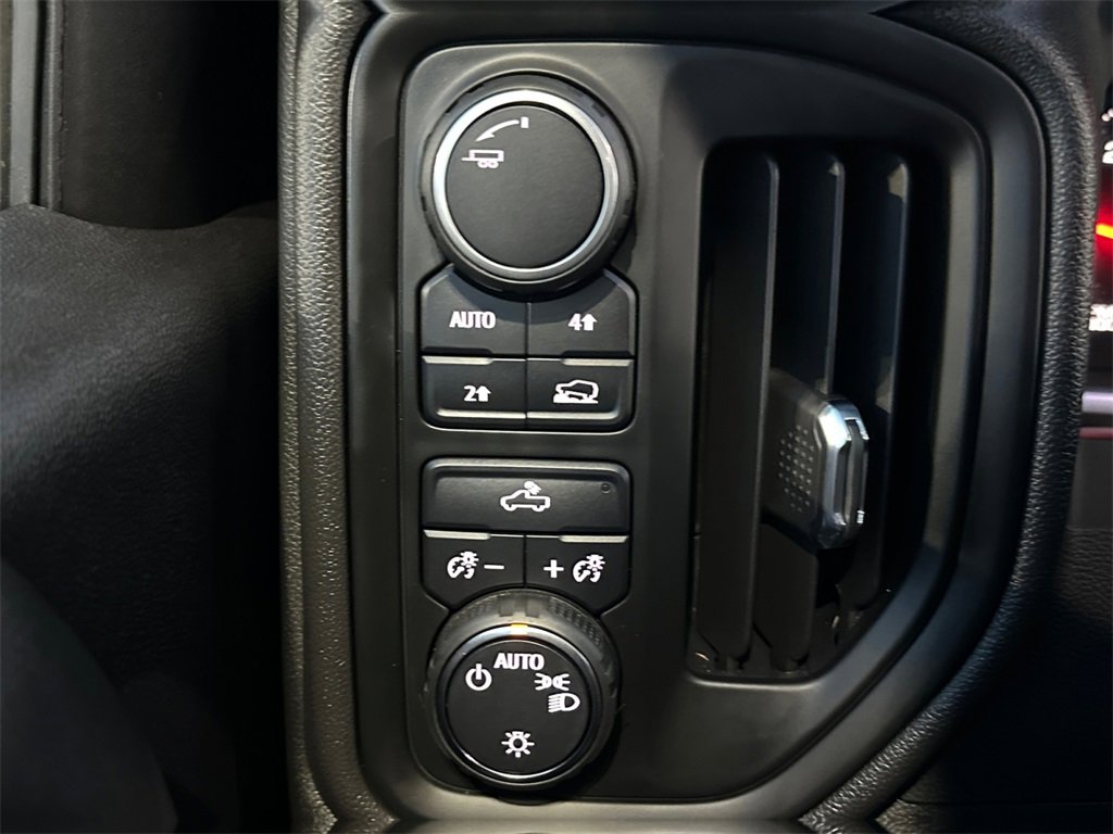 Used 2022 Chevrolet Silverado 1500 Custom image 18