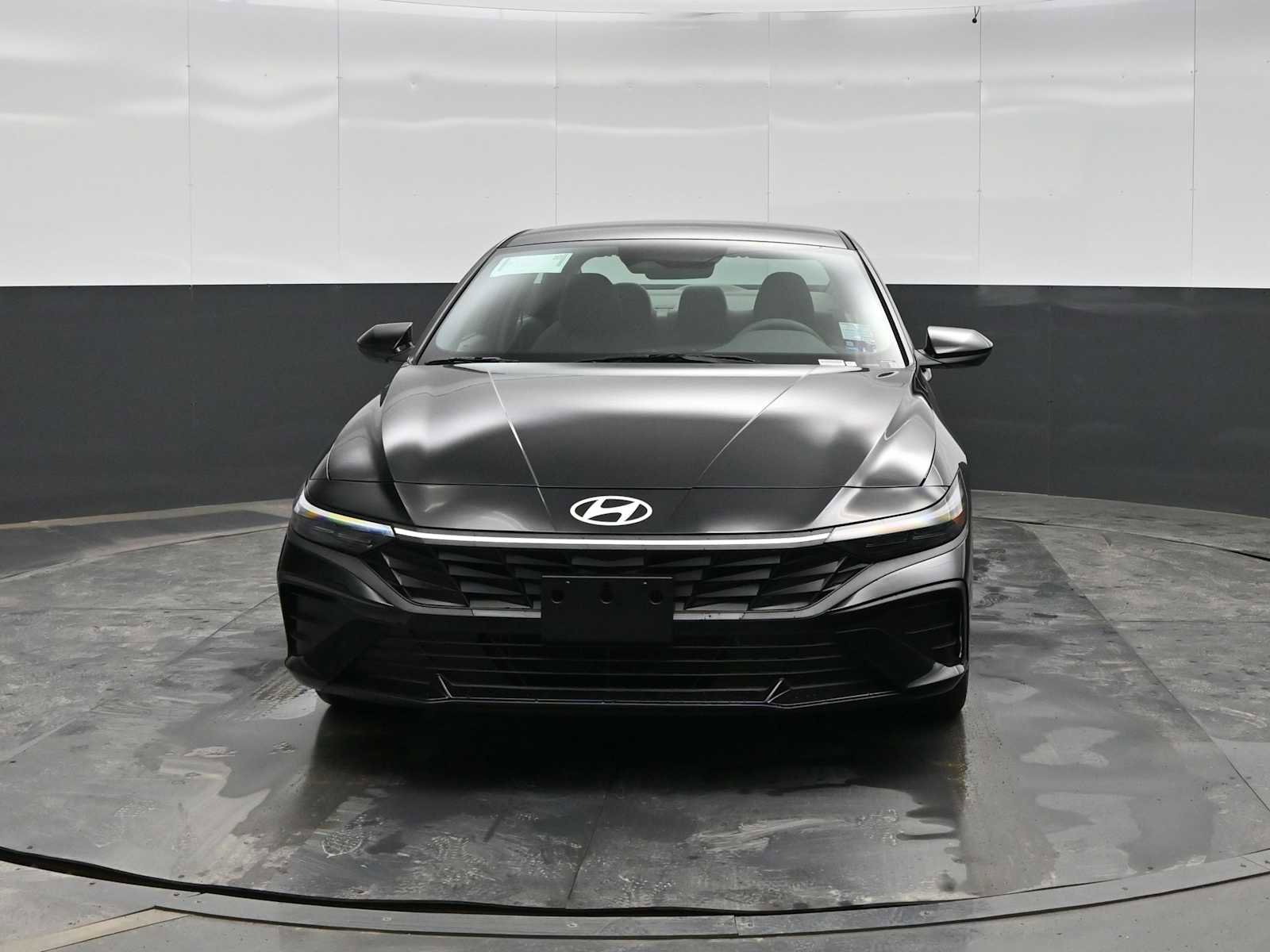 New 2026 Hyundai Elantra Sport image 3