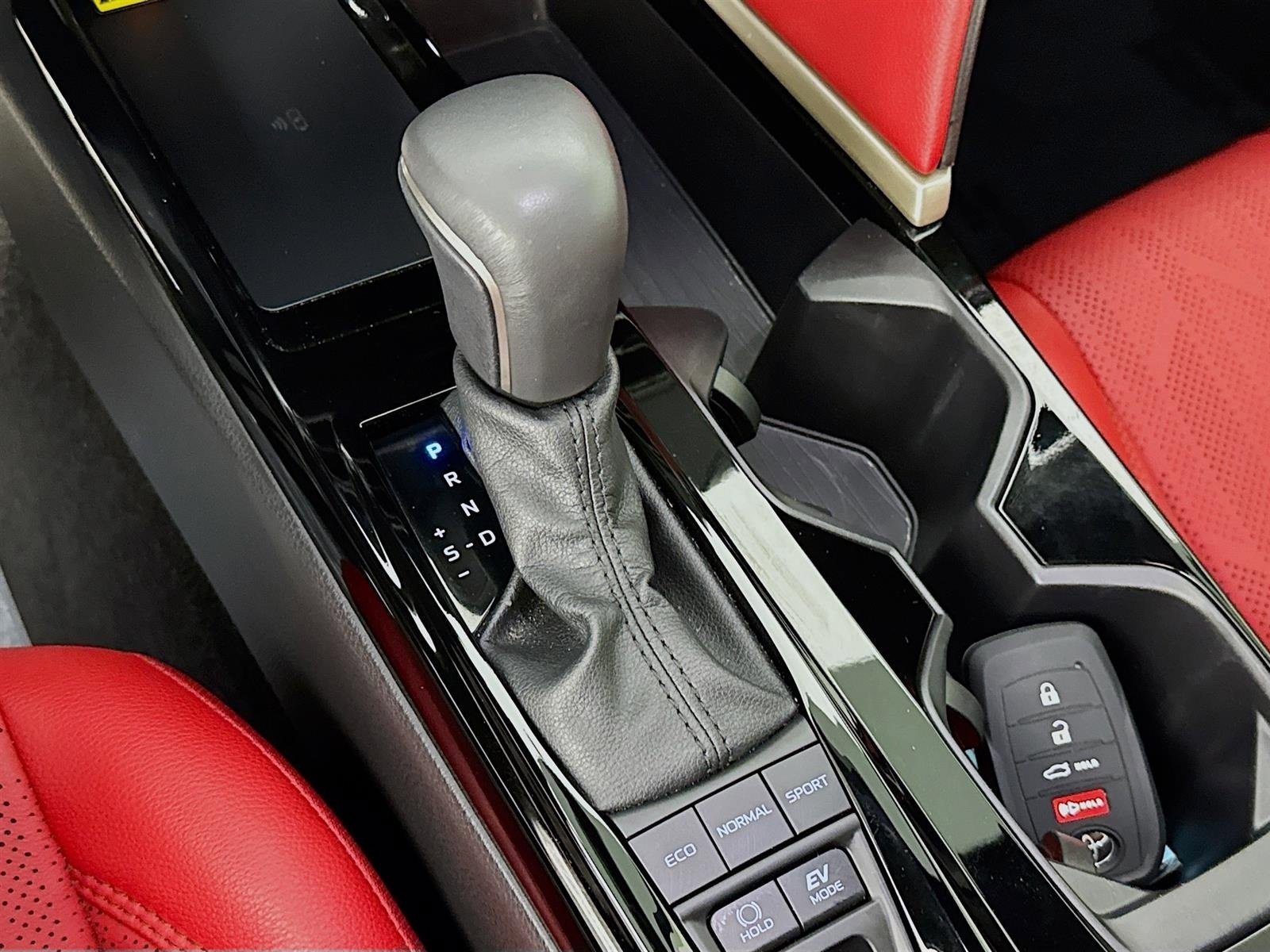 Used 2025 Toyota Camry XSE w/ Premium Plus Package image 19