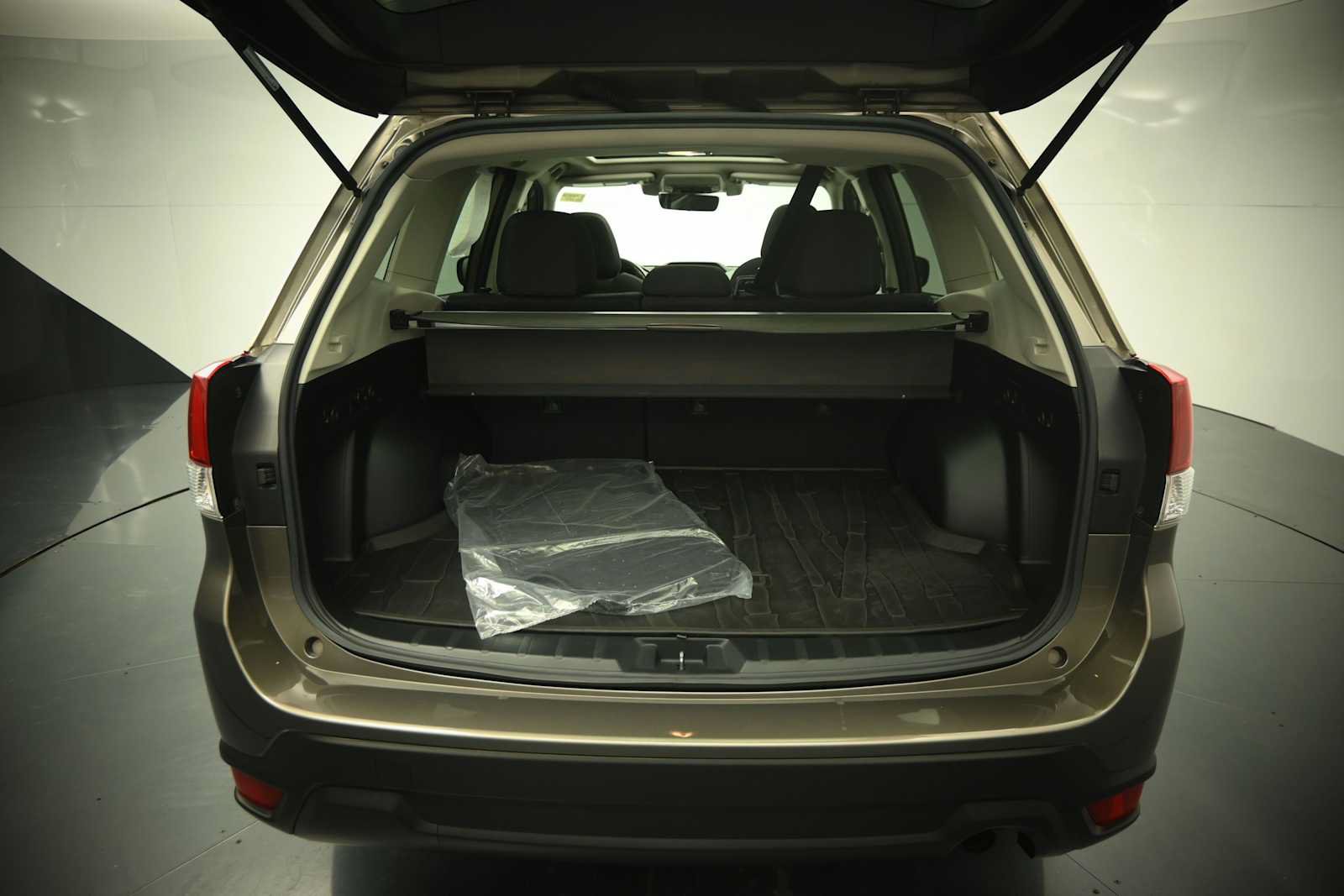 Used 2019 Subaru Forester Premium AWD/4WD image 6