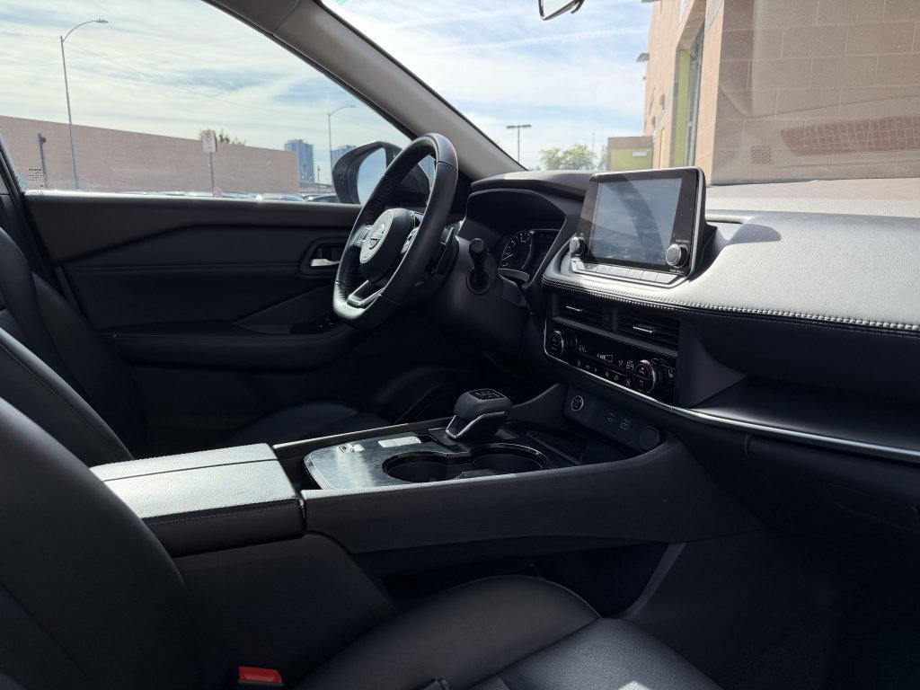 Used 2023 Nissan Rogue SV w/ SV Premium B Package image 41