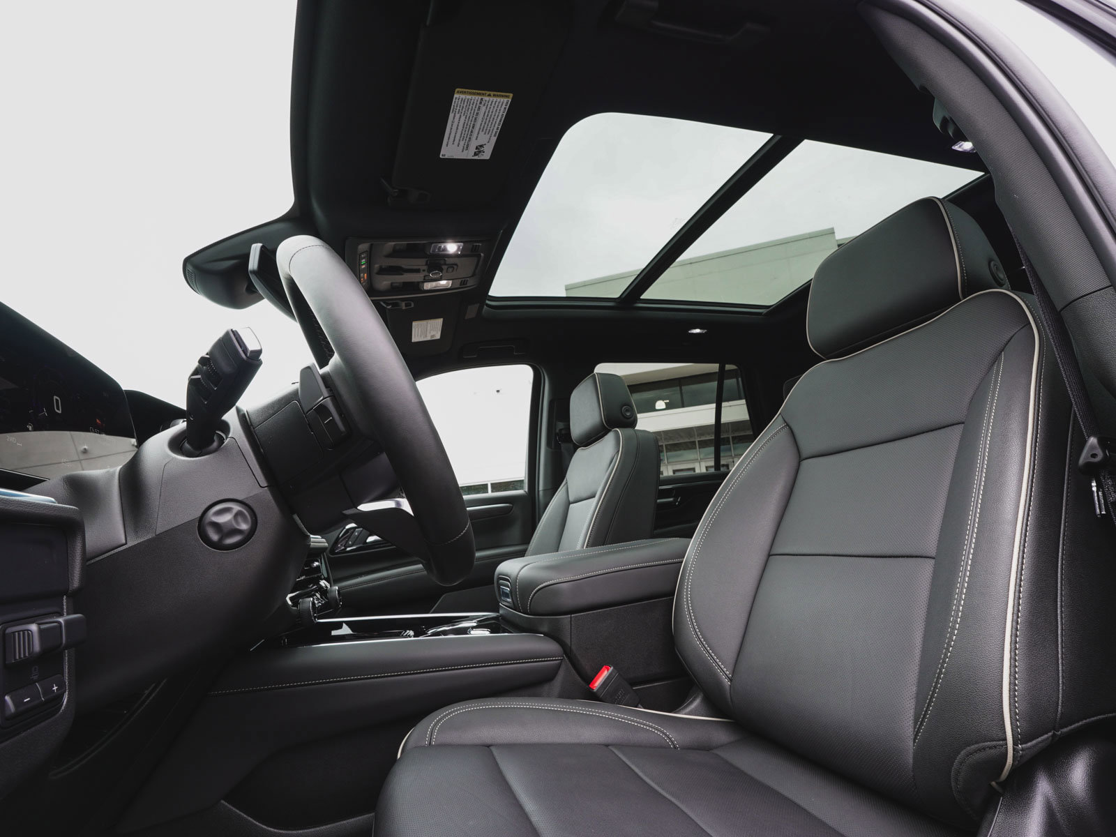 Used 2025 Chevrolet Tahoe Premier w/ Sun And Tow Package image 31