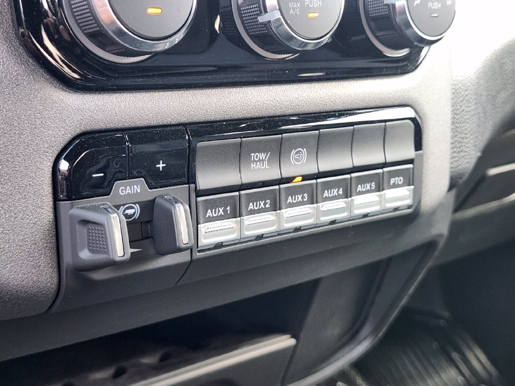 New 2026 RAM 4500 Tradesman w/ Chrome Appearance Group AWD/4WD image 24