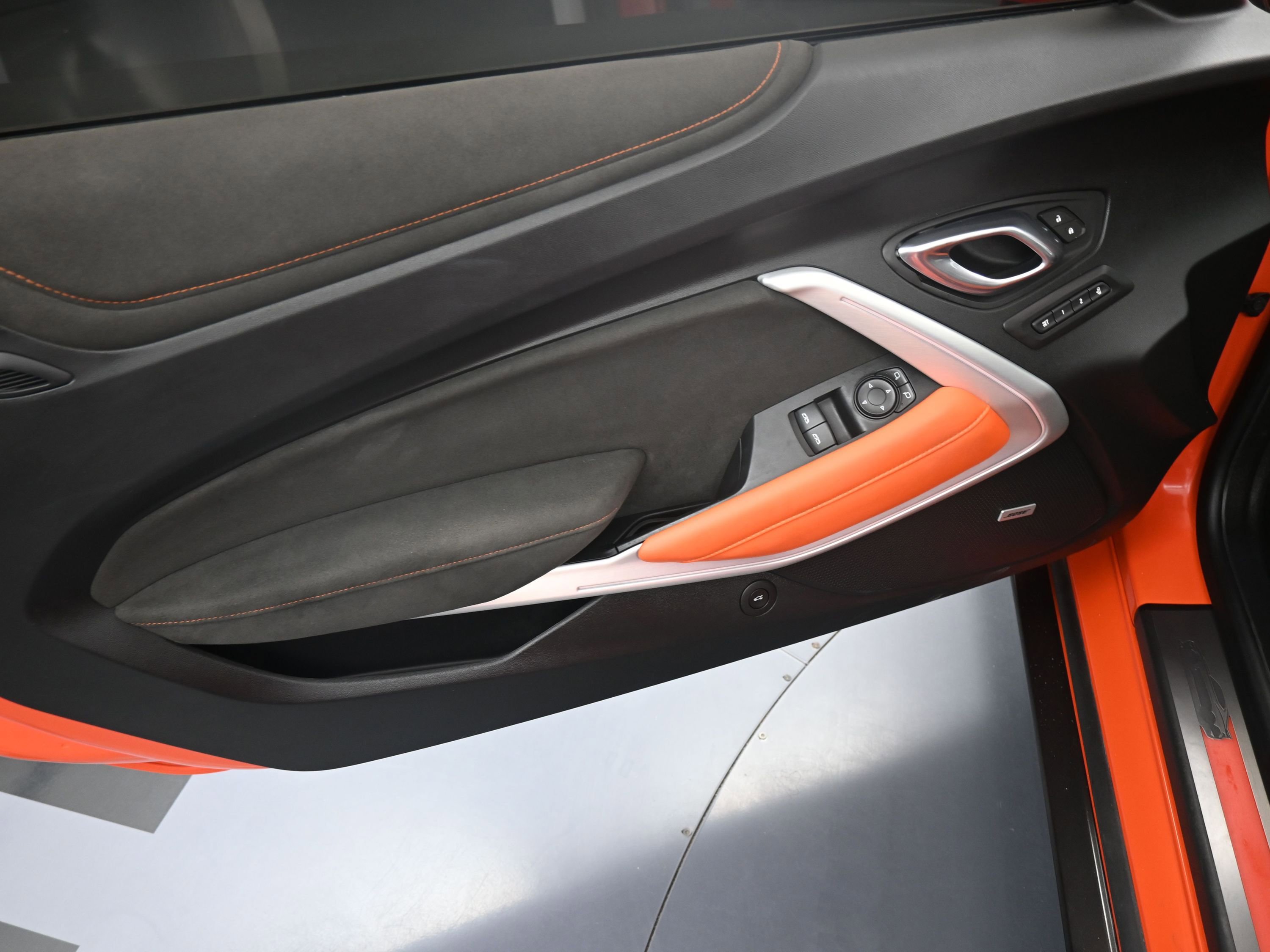 Used 2018 Chevrolet Camaro SS w/ Hot Wheels Edition image 13