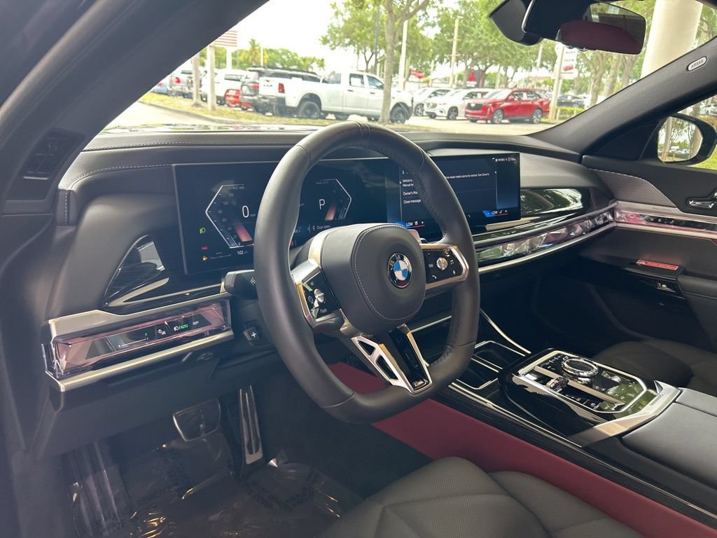 Used 2025 BMW 740i xDrive AWD/4WD image 13