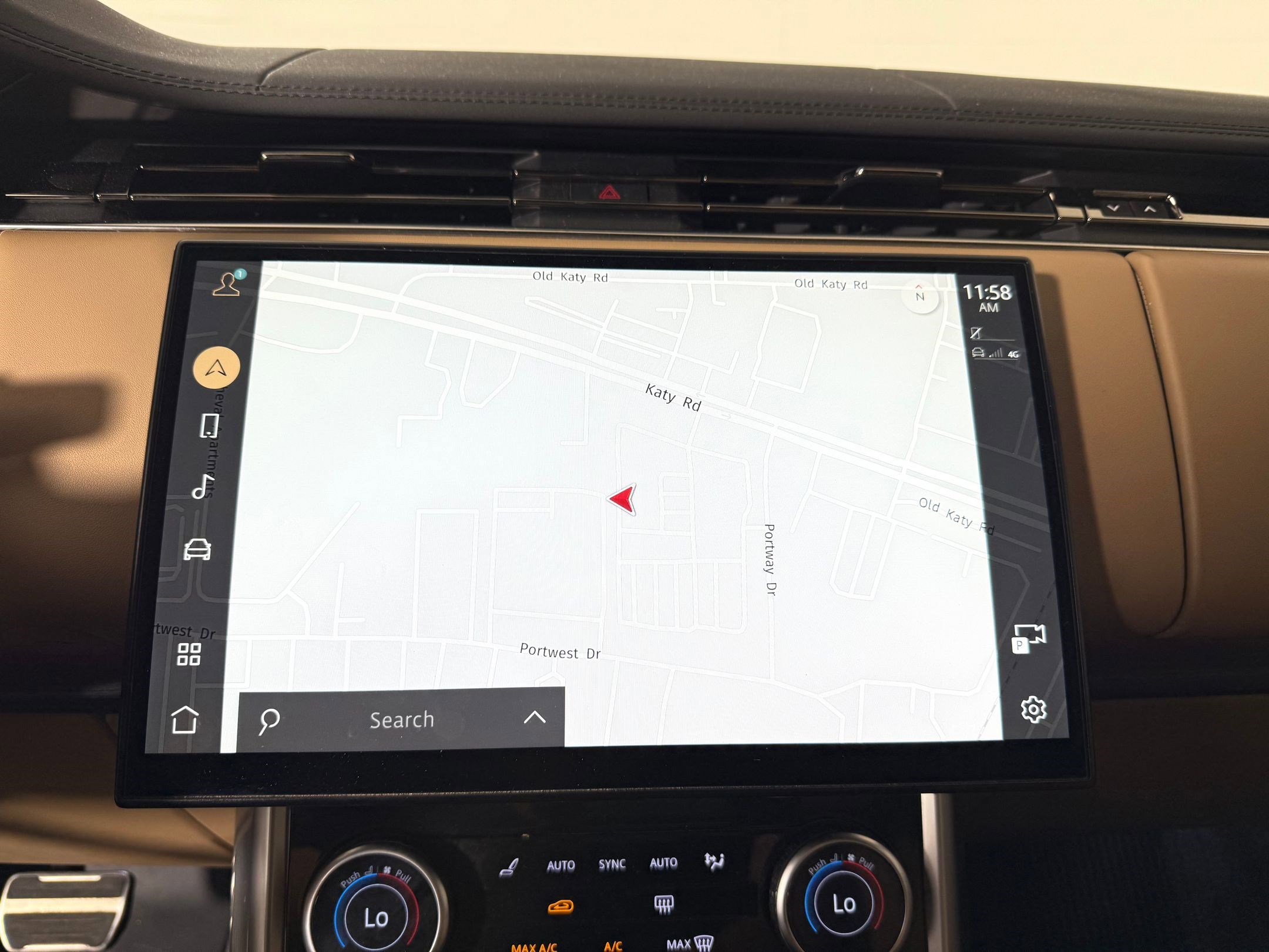 Used 2023 Land Rover Range Rover Long Wheelbase SE image 21