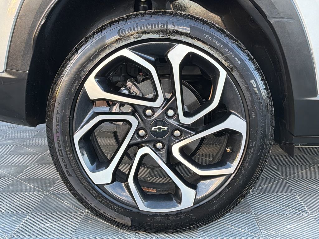 Used 2025 Chevrolet Trax RS w/ Driver Confidence Package image 23