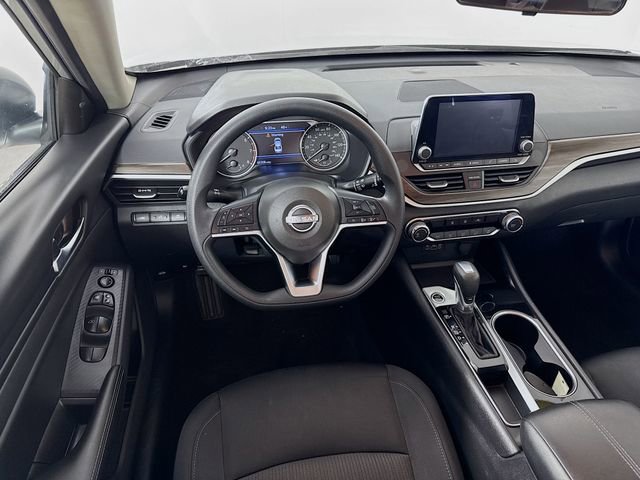 Used 2024 Nissan Altima 2.5 SV FWD image 18