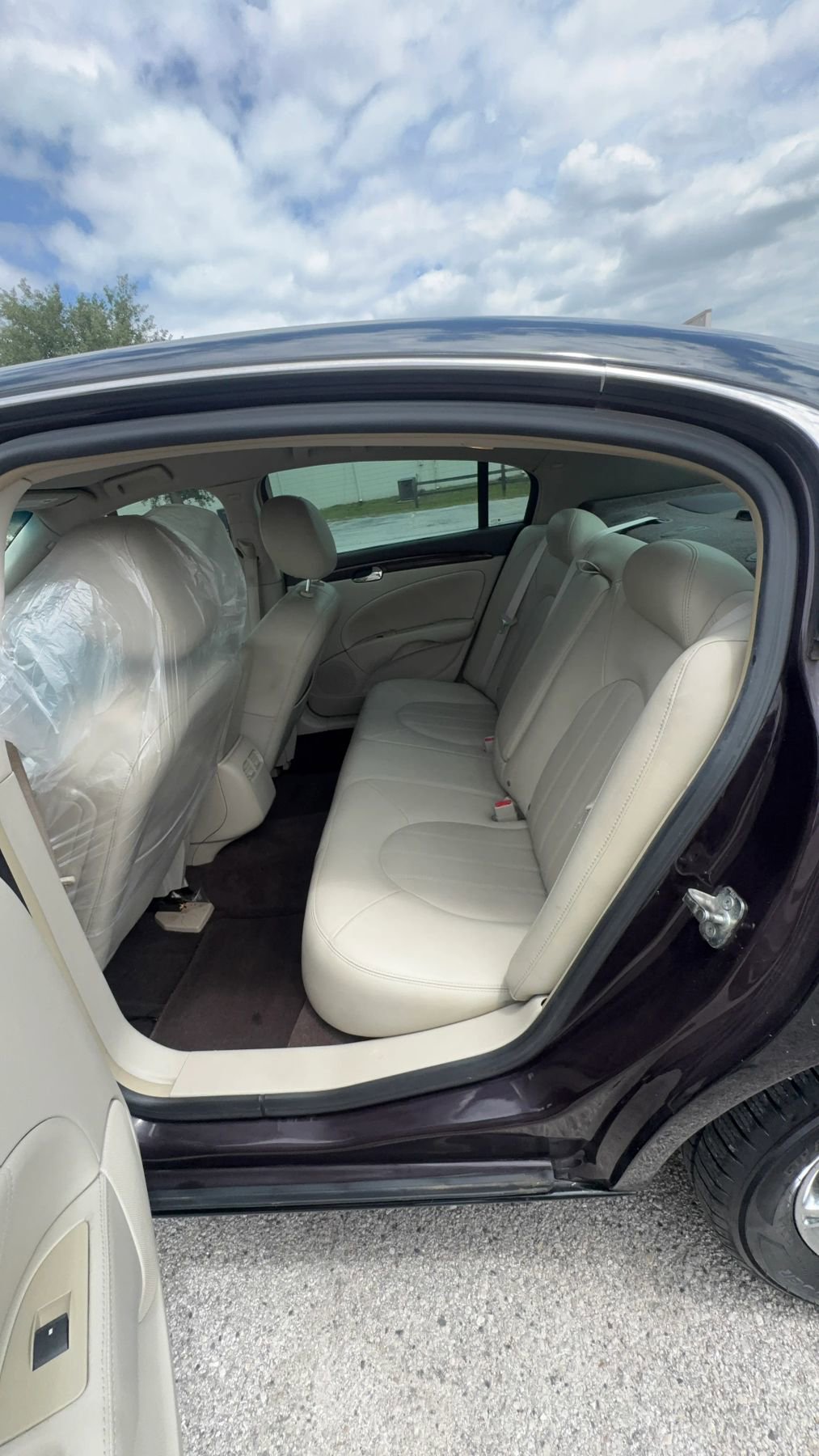 Used 2009 Buick Lucerne CXL FWD image 22