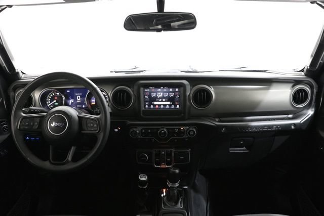 Used 2023 Jeep Wrangler Unlimited w/ Cold Weather Group AWD/4WD image 18
