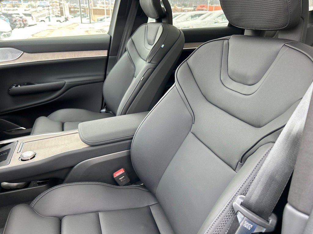 New 2025 Volvo EX90 Ultra image 4