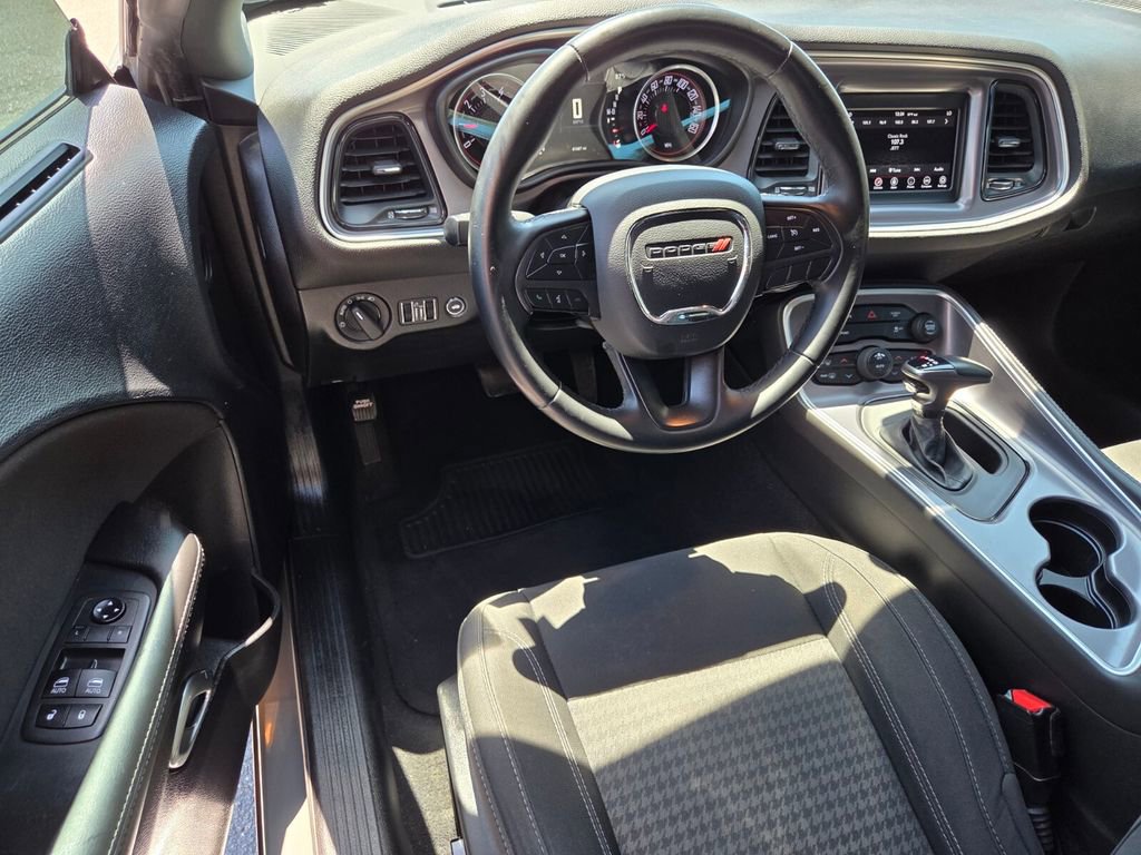 Used 2019 Dodge Challenger SXT RWD image 12