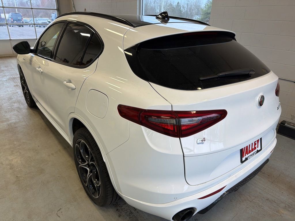 Used 2023 Alfa Romeo Stelvio Veloce image 36
