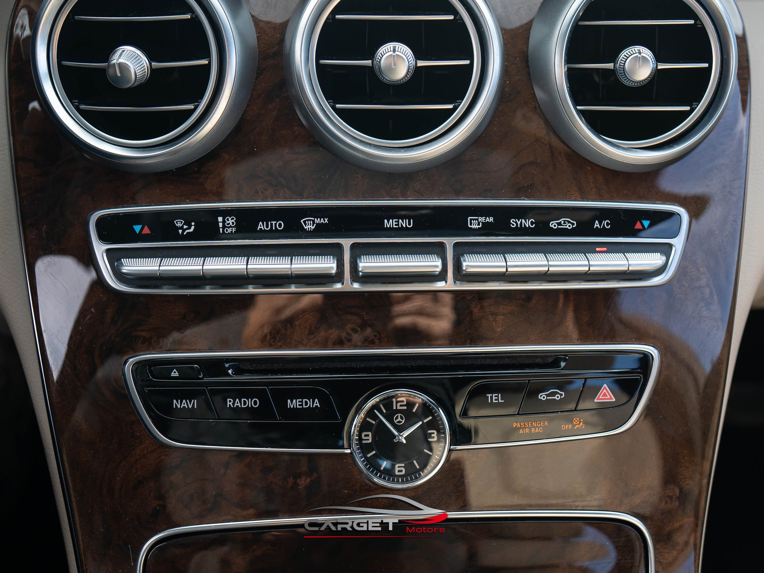 Used 2018 Mercedes-Benz C 300 Sedan w/ Premium Package image 27