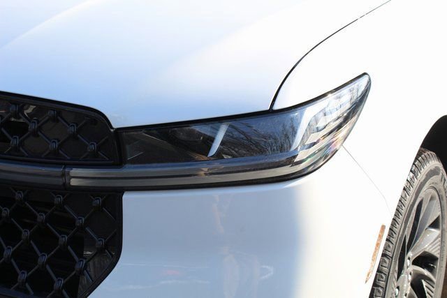 New 2026 Lincoln Navigator Reserve w/ Jet Appearance Package image 9