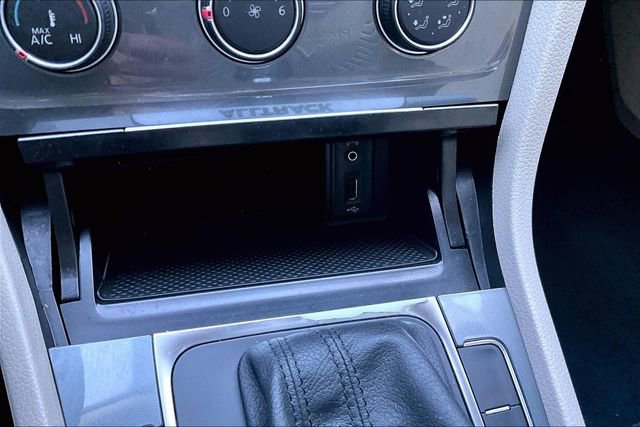 Used 2017 Volkswagen Golf Alltrack S image 15