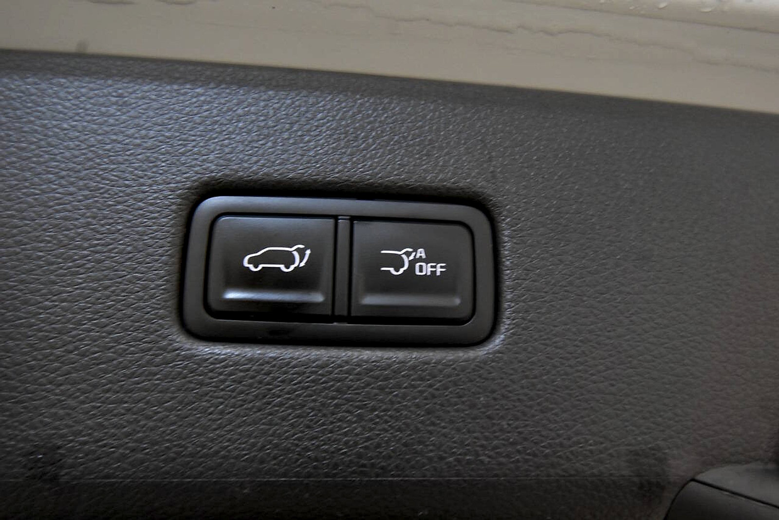 Used 2024 Kia Carnival EX FWD image 34