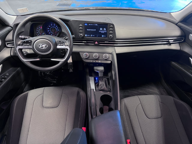 Used 2023 Hyundai Elantra SE FWD image 18