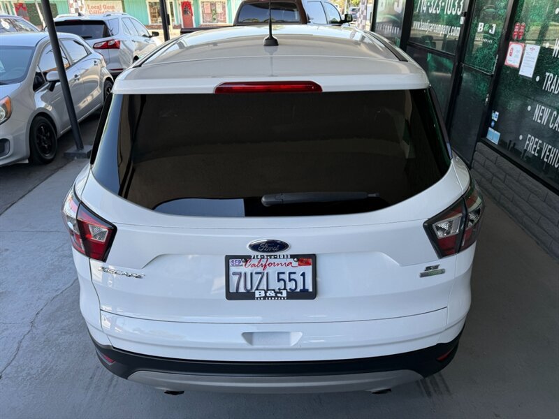 Used 2017 Ford Escape SE FWD image 15