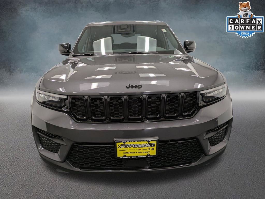 Used 2023 Jeep Grand Cherokee Altitude image 2