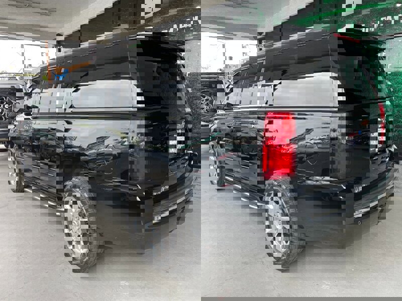 Used 2020 Chevrolet Suburban Premier image 6