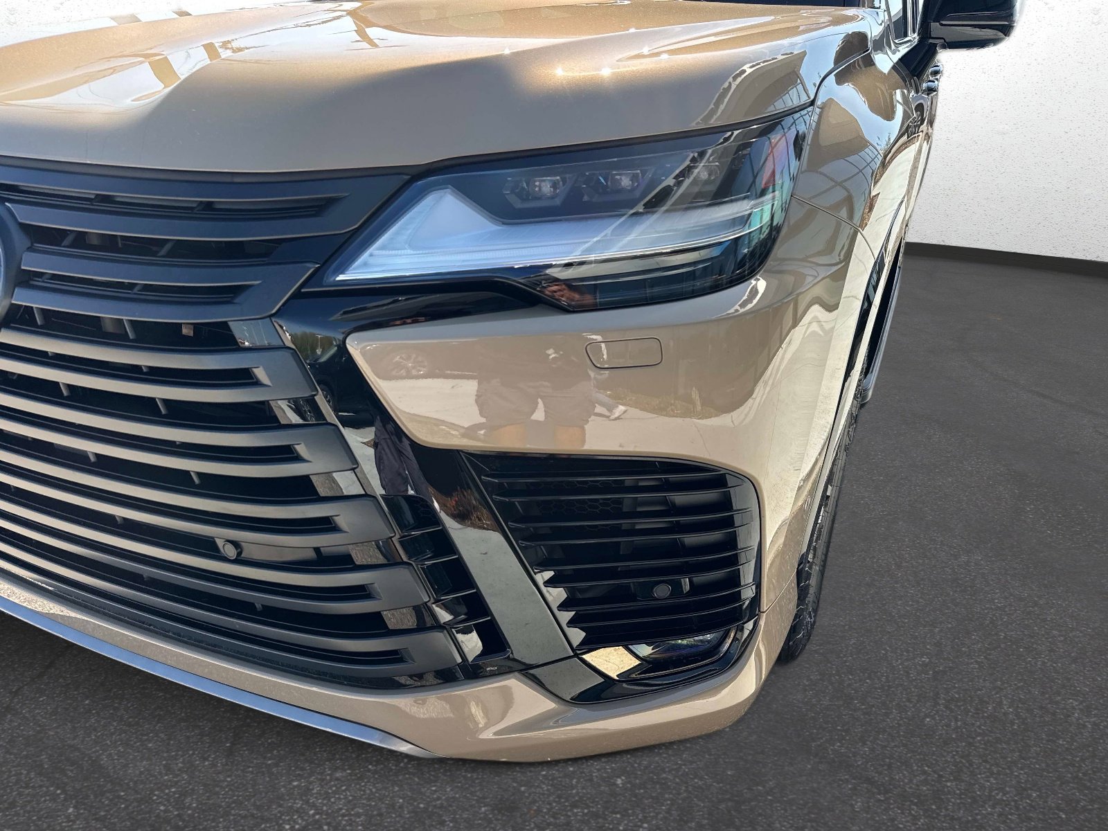 Certified 2025 Lexus LX 700h Overtrail image 9