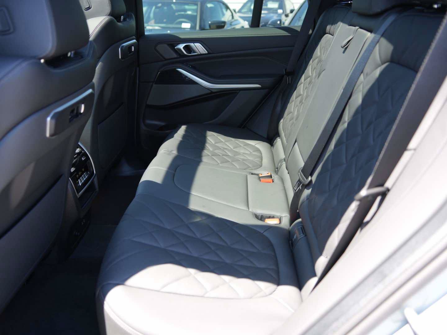 New 2026 BMW X5 xDrive40i w/ M Sport Package AWD/4WD image 11