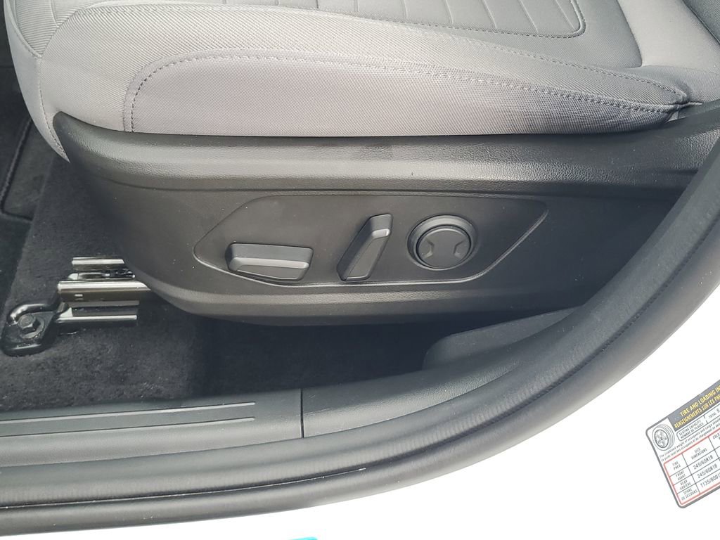 Used 2023 Hyundai Santa Cruz SEL Premium AWD/4WD image 16