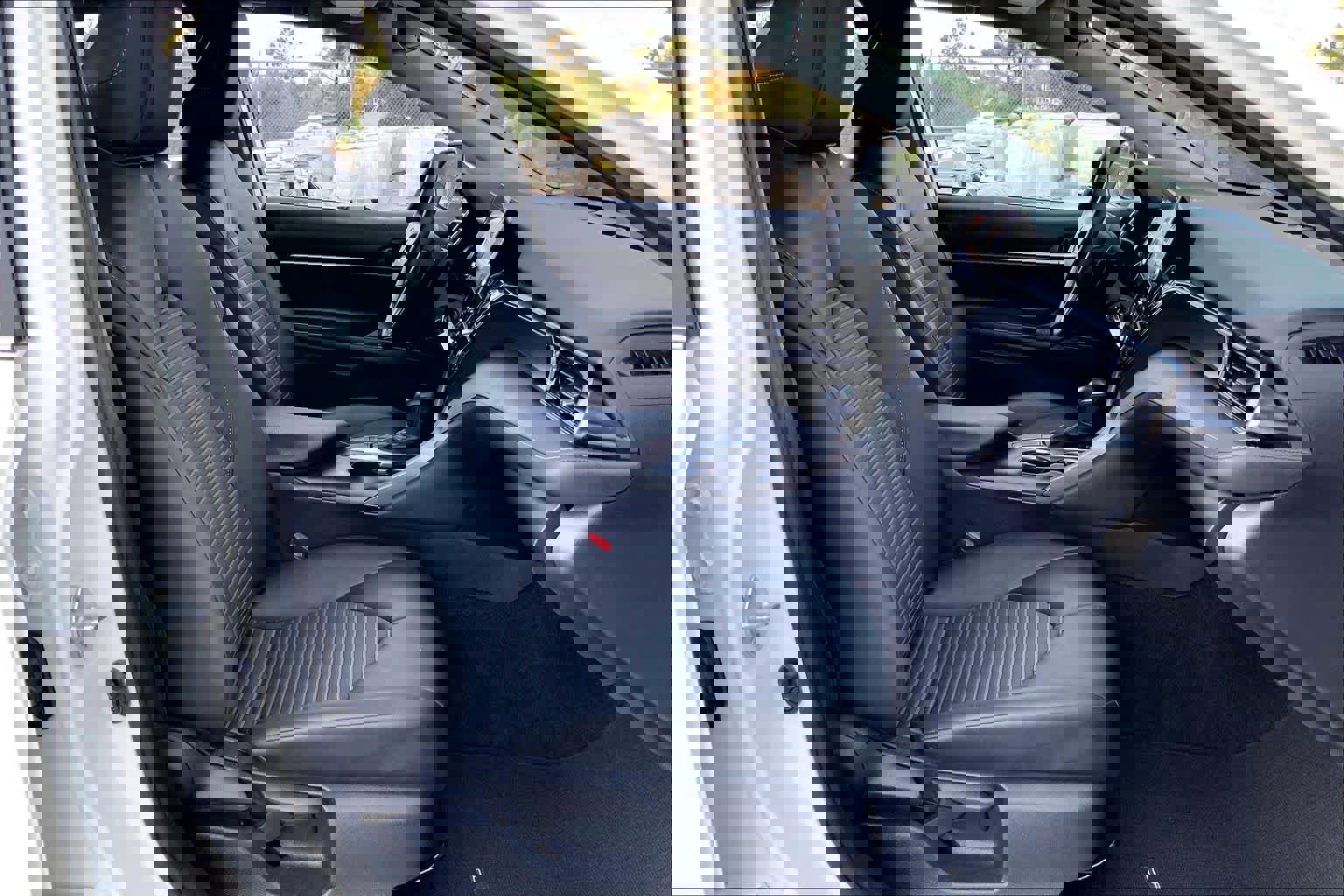 Used 2023 Toyota Camry SE image 8