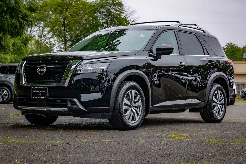 Certified 2024 Nissan Pathfinder SL image 19