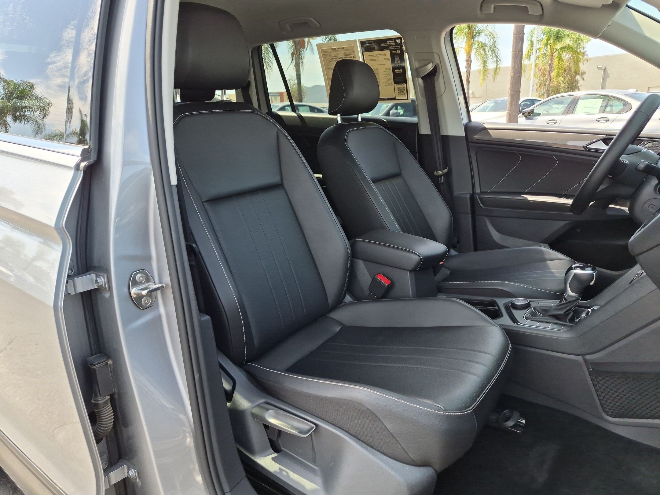 Used 2022 Volkswagen Tiguan SE AWD/4WD image 31