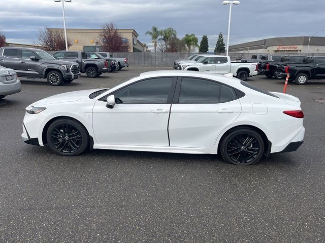Used 2025 Toyota Camry SE image 8